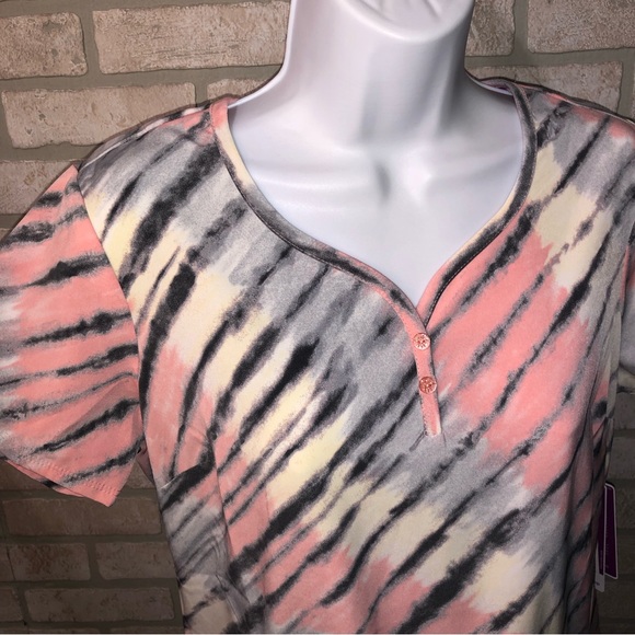 Healing Hands Purple Label Two Button Jewel Neck tie-dye scrub top - Picture 3 of 11